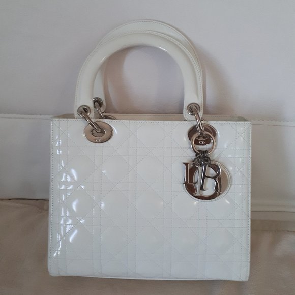 AUTHENTIC CHRISTIAN DIOR Lady Dior Bag - Medium - Picture 2 of 15